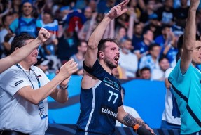 雷速体育-关于东契奇在德国队比赛中回归赛场，战术调整引发热议！的信息