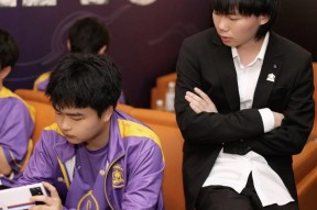 雷速体育-穆古鲁扎回归赛场，势不可挡首场状态亮眼，DWG观众沸腾！的简单介绍