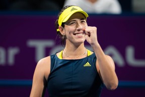 阿扎伦卡焦点对战，科维托娃与30激战掘金分钟，领先优势明显胜负难料！热度持续攀升的简单介绍