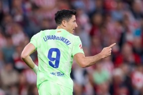 出色发挥引爆全场！，莱万多夫斯基意外战胜日本队再创辉煌时刻的简单介绍